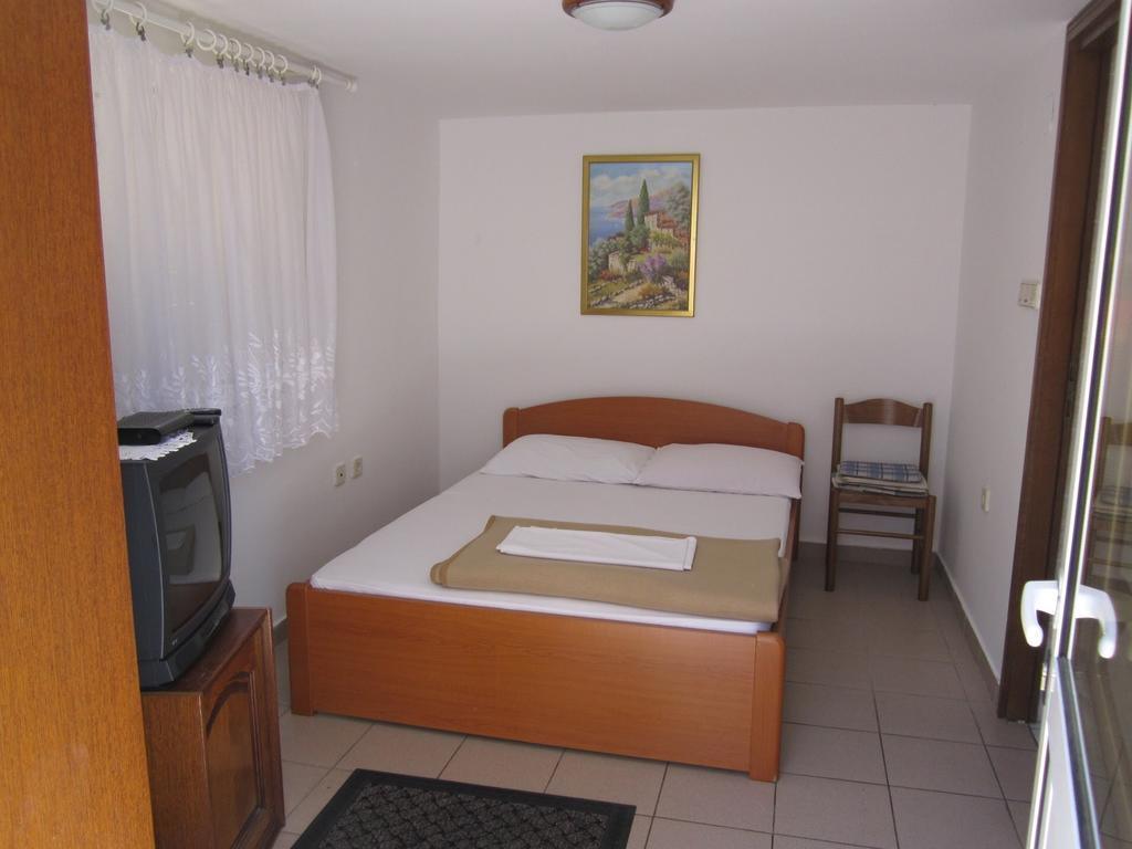 Apartments Antonia Malinska Cameră foto